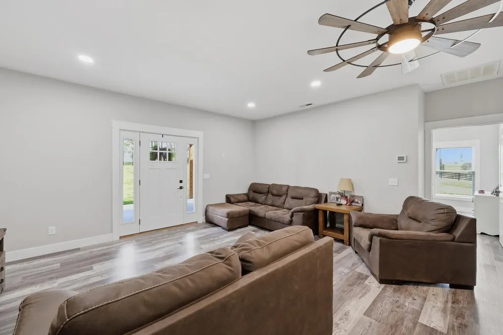 279 Dossett Lane Harrodsburg KY 40330