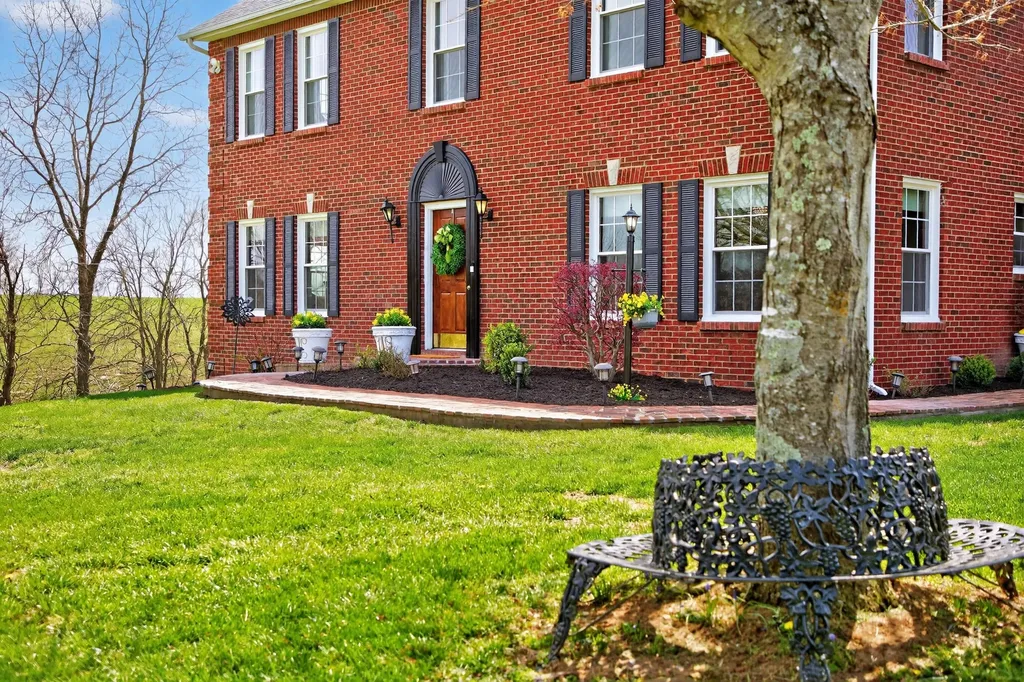 1775 Irvine Road Winchester KY 40391