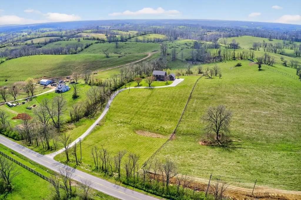 1775 Irvine Road Winchester KY 40391