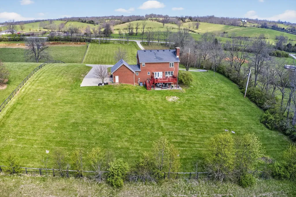 1775 Irvine Road Winchester KY 40391