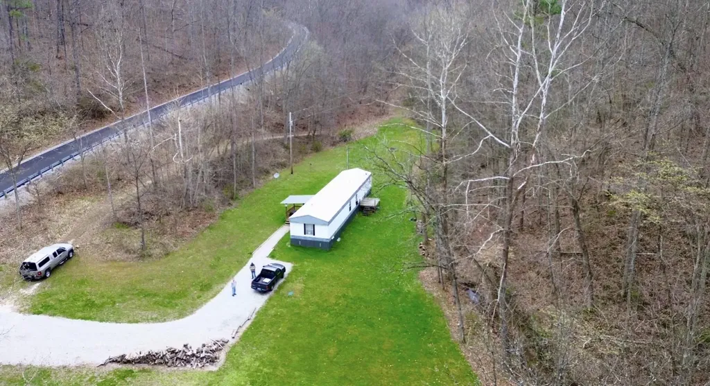 3252 Scotts Branch Road Vanceburg KY 41179