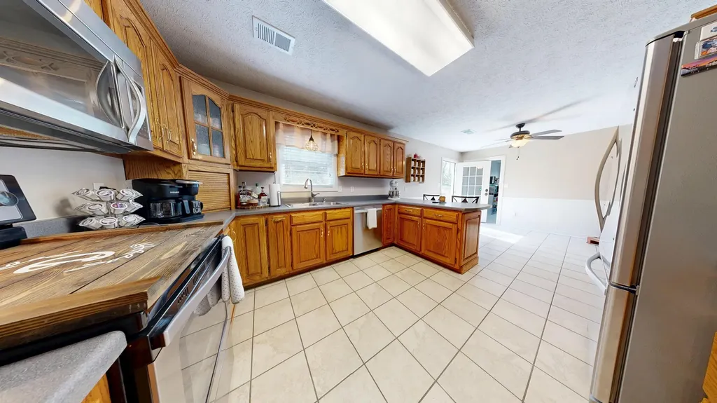 2563 Schoolhouse Hill Road Mt Vernon KY 40456