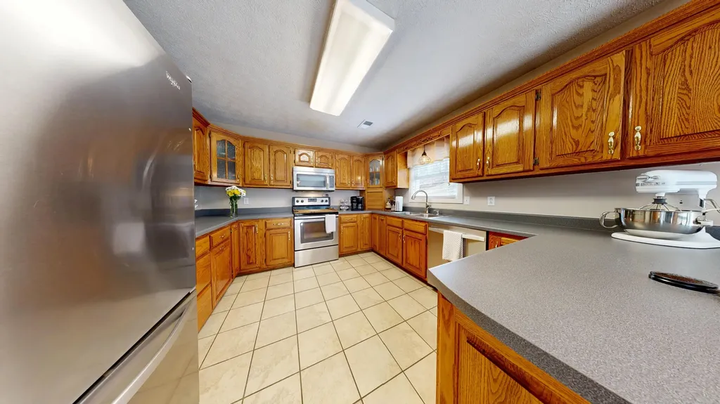 2563 Schoolhouse Hill Road Mt Vernon KY 40456