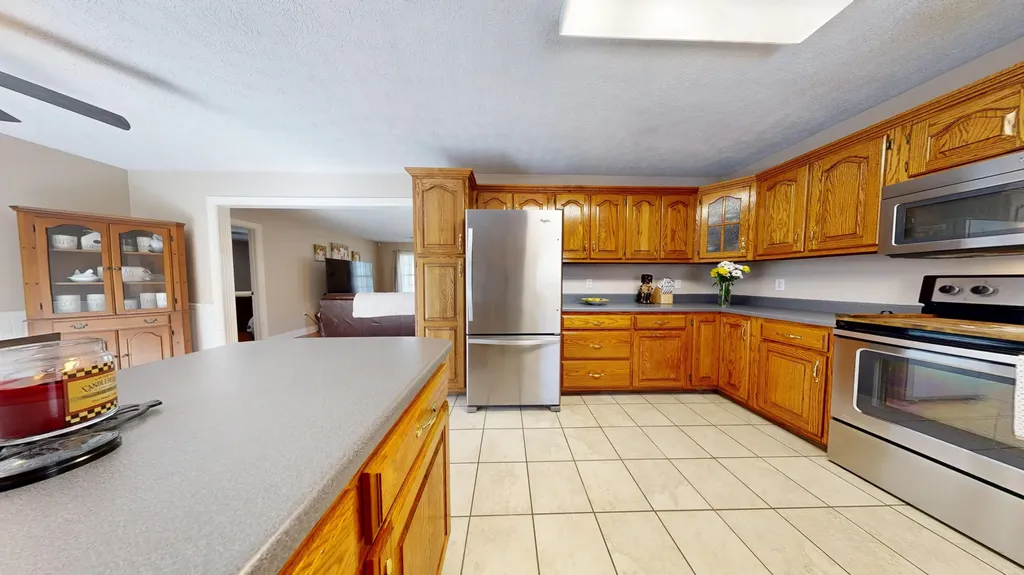 2563 Schoolhouse Hill Road Mt Vernon KY 40456