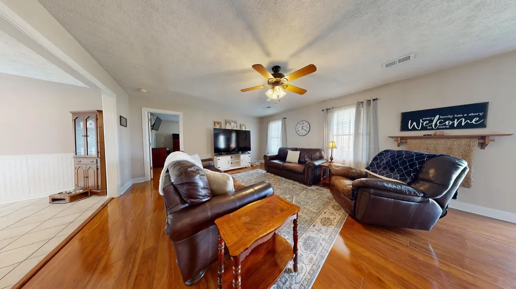 2563 Schoolhouse Hill Road Mt Vernon KY 40456