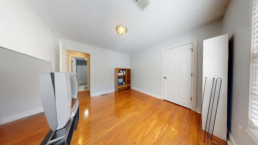 2563 Schoolhouse Hill Road Mt Vernon KY 40456