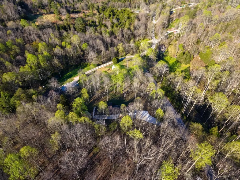 2563 Schoolhouse Hill Road Mt Vernon KY 40456