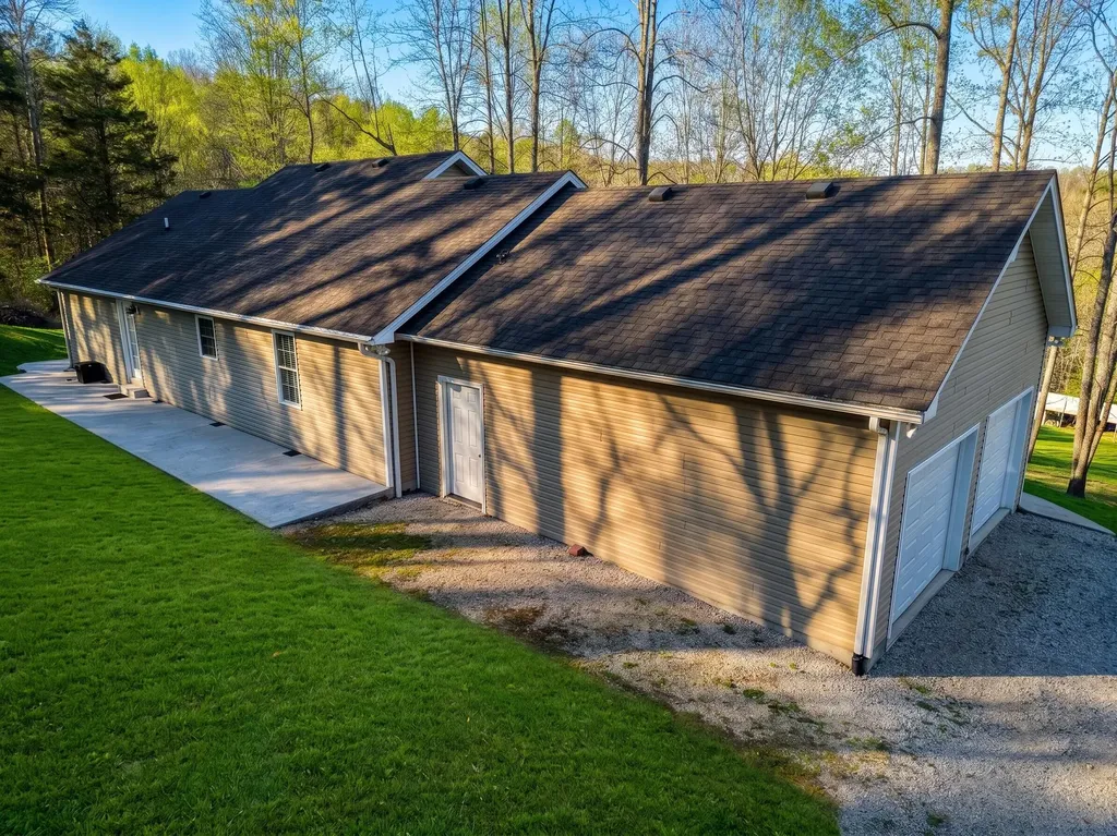 2563 Schoolhouse Hill Road Mt Vernon KY 40456