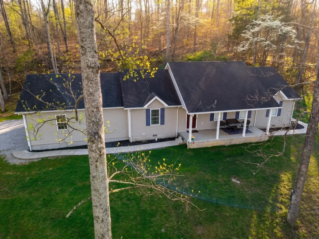 2563 Schoolhouse Hill Road Mt Vernon KY 40456