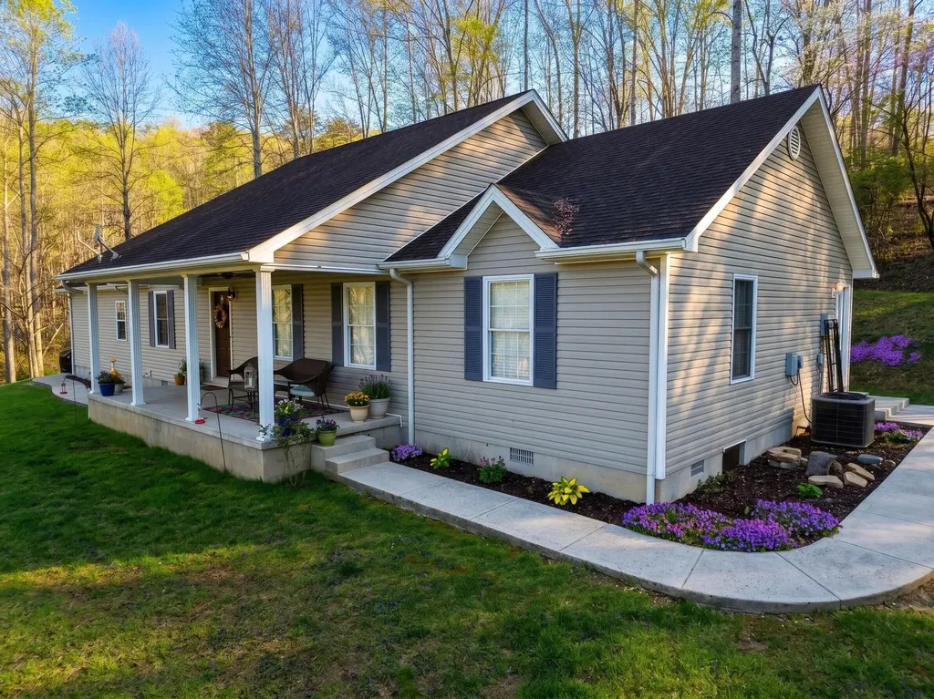 2563 Schoolhouse Hill Road Mt Vernon KY 40456