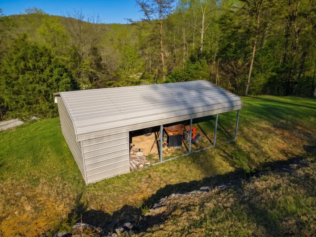 2563 Schoolhouse Hill Road Mt Vernon KY 40456