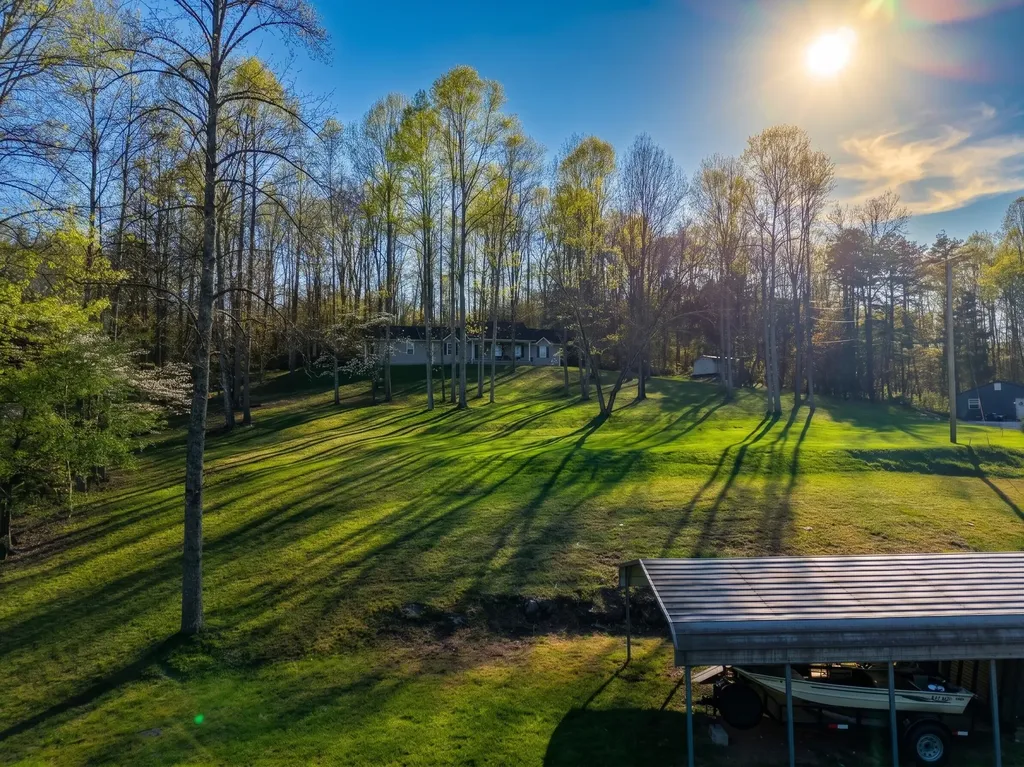 2563 Schoolhouse Hill Road Mt Vernon KY 40456