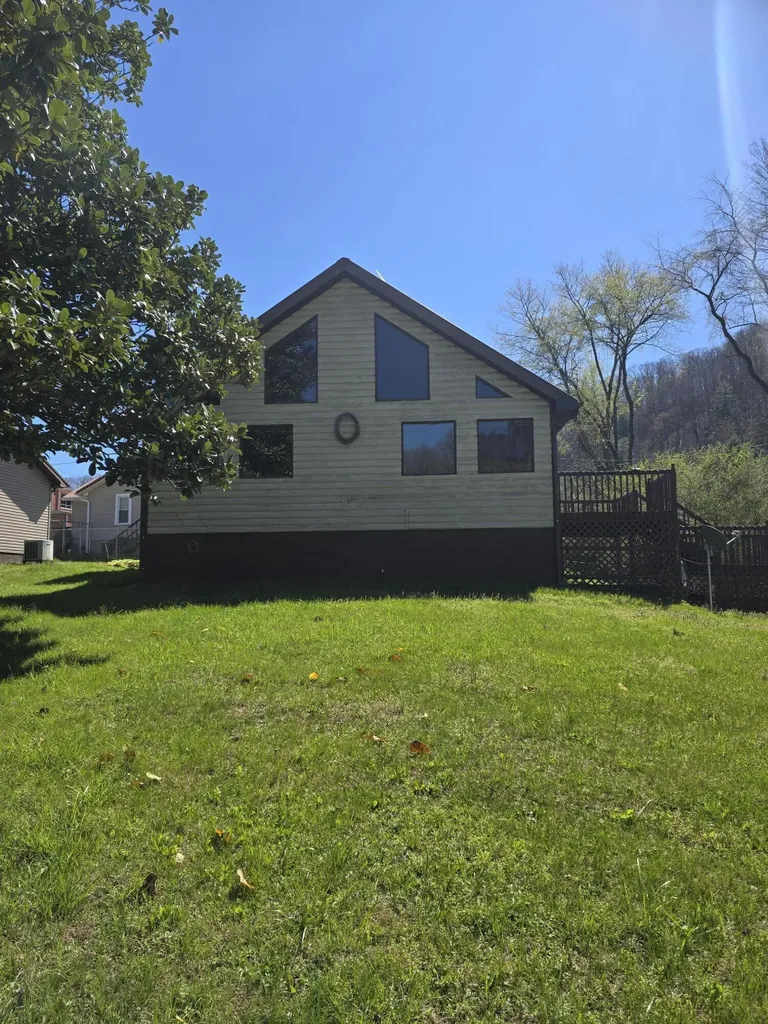 217 & 219 Elizabeth Drive Hazard KY 41701