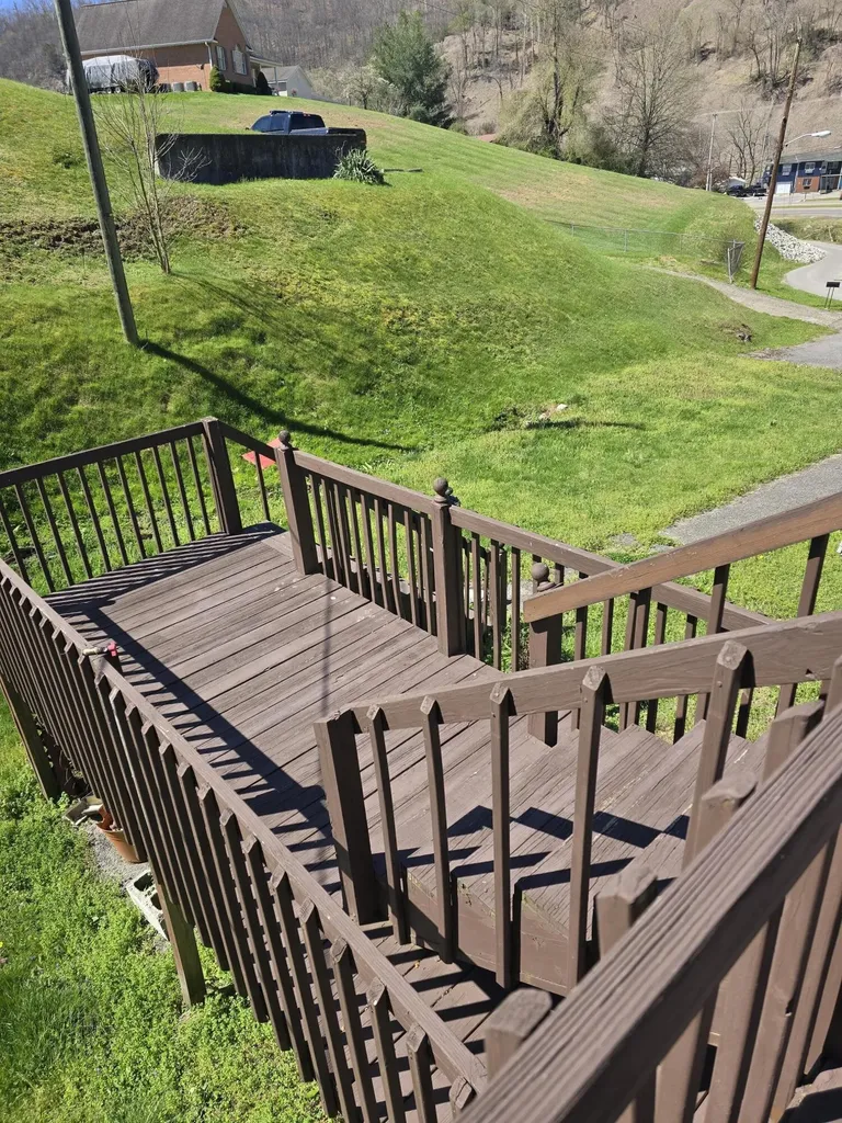 217 & 219 Elizabeth Drive Hazard KY 41701