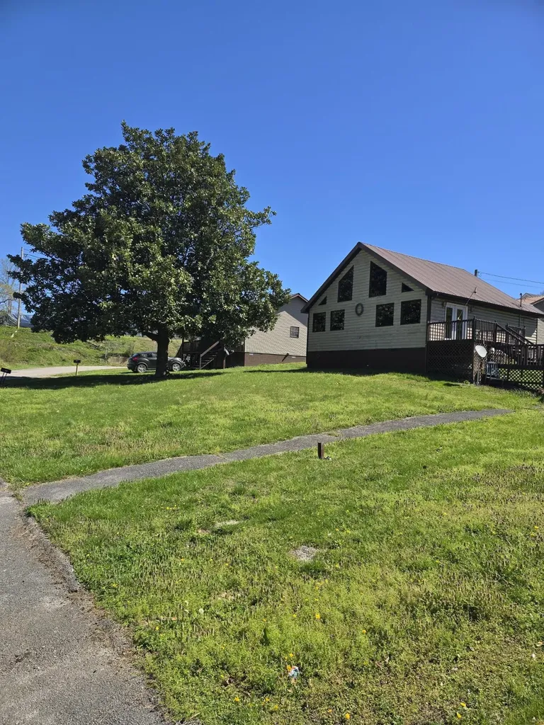 217 & 219 Elizabeth Drive Hazard KY 41701