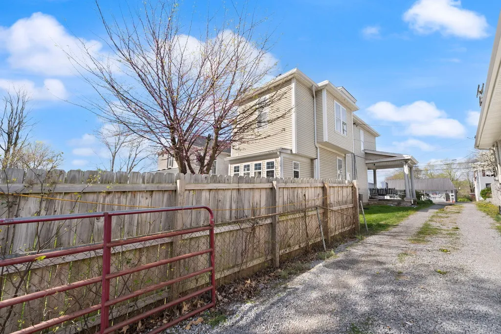 424 S 4th Street Danville KY 40422