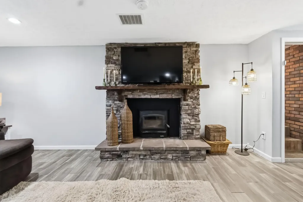 107 Lick Creek Road Whitley City KY 42653