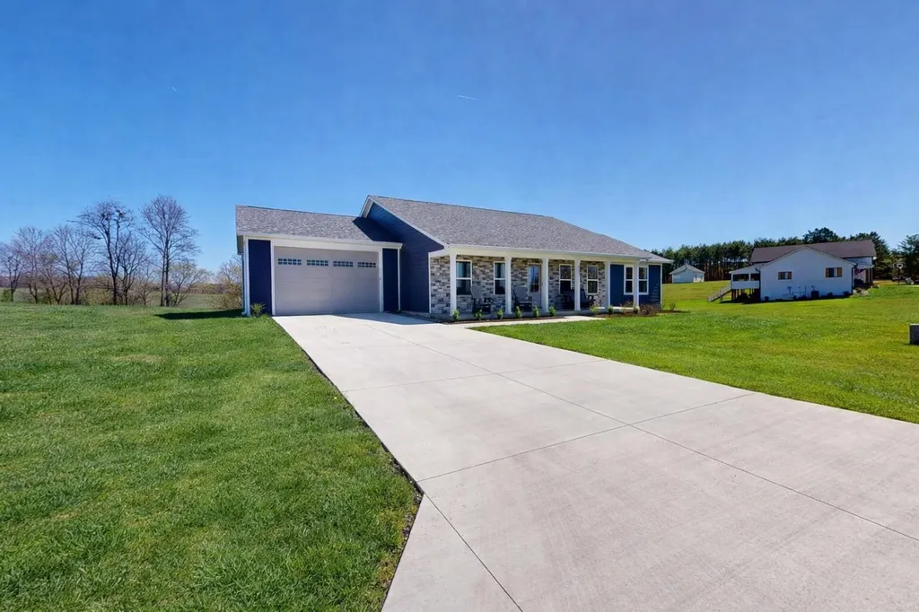 541 Beacon Street Russell Springs KY 42642