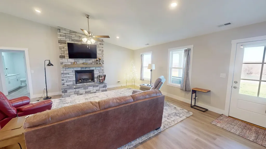 541 Beacon Street Russell Springs KY 42642
