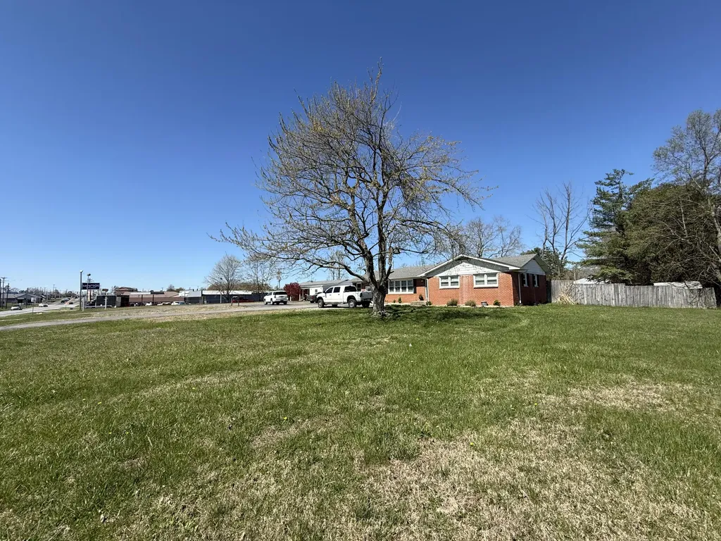 286 E Steve Wariner Drive Russell Springs KY 42642