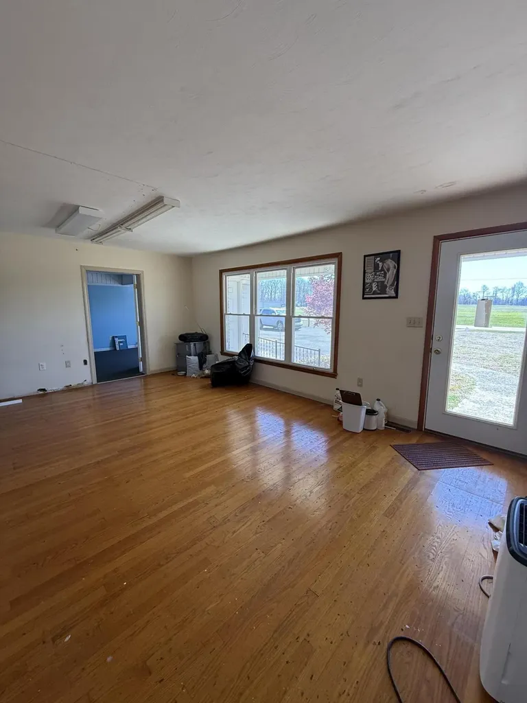 262 E Steve Wariner Drive Russell Springs KY 42642