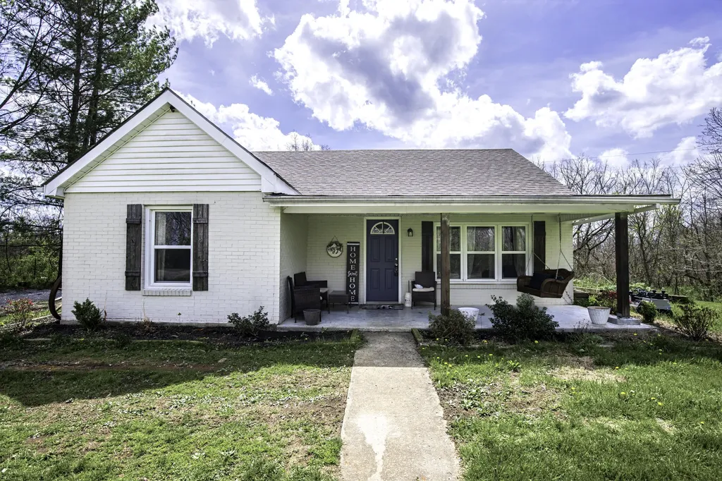 1447 Baxter Ridge Road Lawrenceburg KY 40342