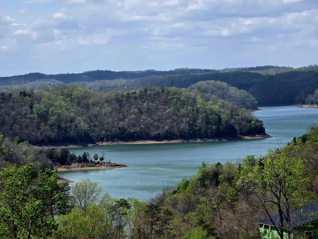 100 Waters Edge Trail Monticello KY 42633