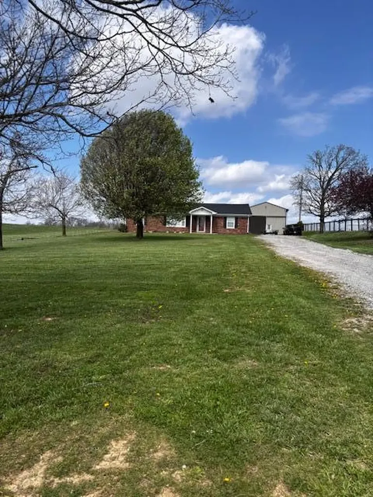 325 Goodlett Road Salvisa KY 40372