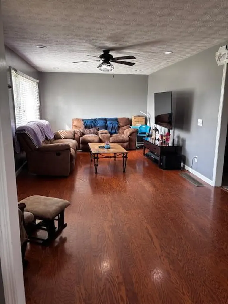325 Goodlett Road Salvisa KY 40372