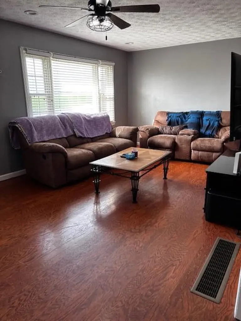 325 Goodlett Road Salvisa KY 40372