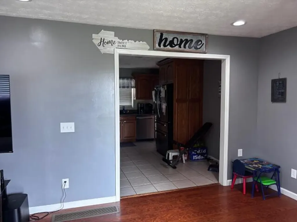 325 Goodlett Road Salvisa KY 40372