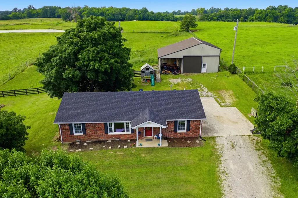325 Goodlett Road Salvisa KY 40372