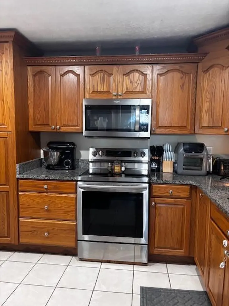 325 Goodlett Road Salvisa KY 40372