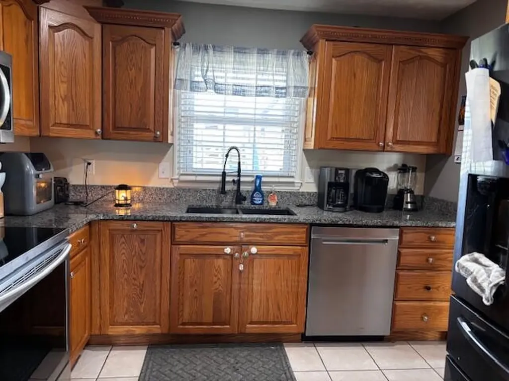 325 Goodlett Road Salvisa KY 40372
