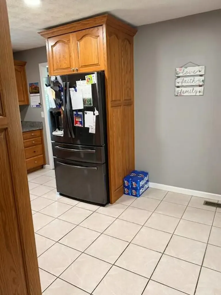 325 Goodlett Road Salvisa KY 40372