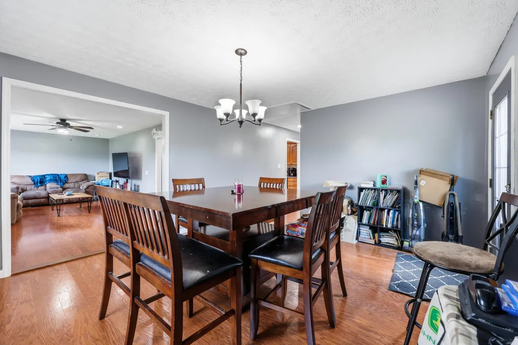 325 Goodlett Road Salvisa KY 40372