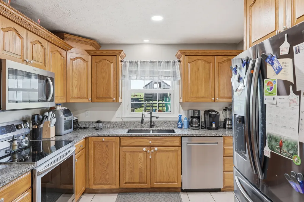 325 Goodlett Road Salvisa KY 40372
