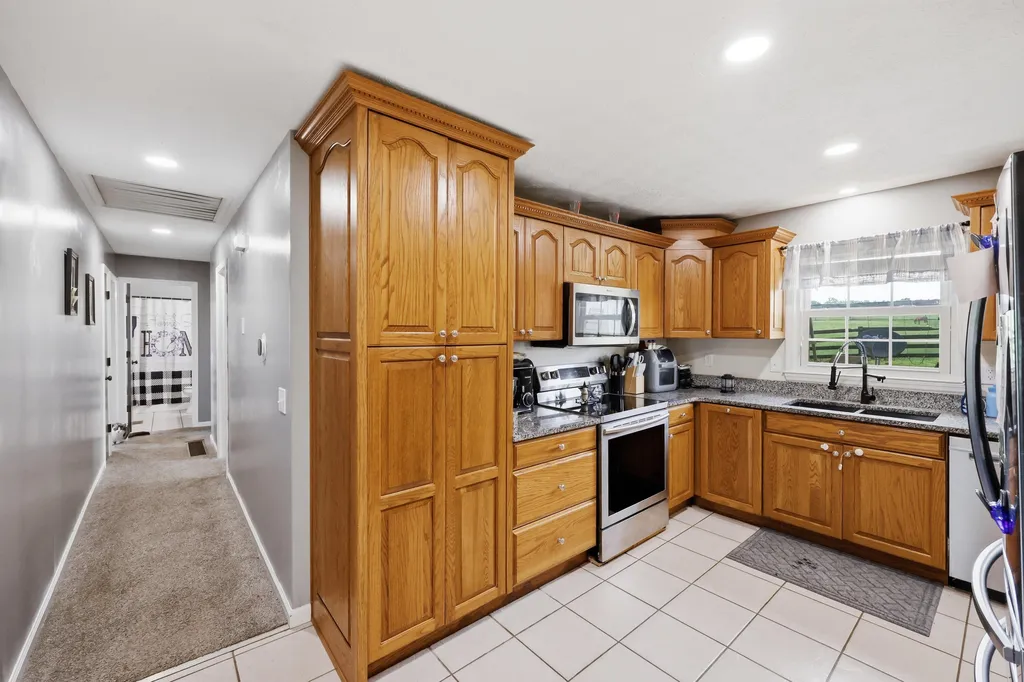 325 Goodlett Road Salvisa KY 40372