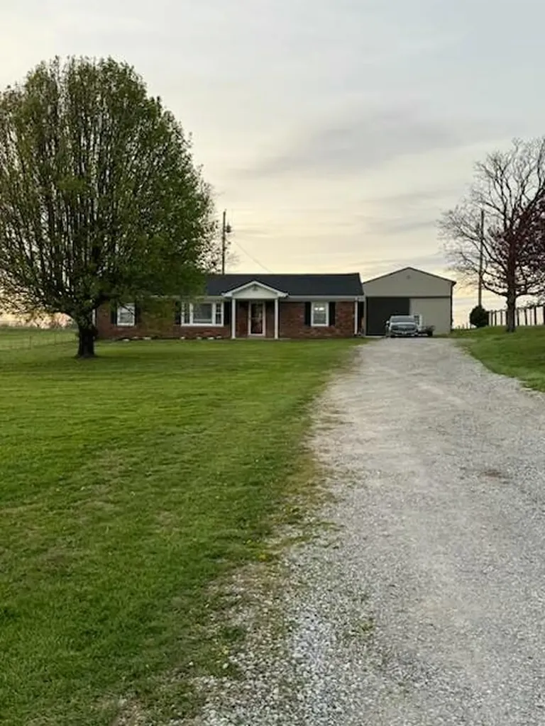 325 Goodlett Road Salvisa KY 40372