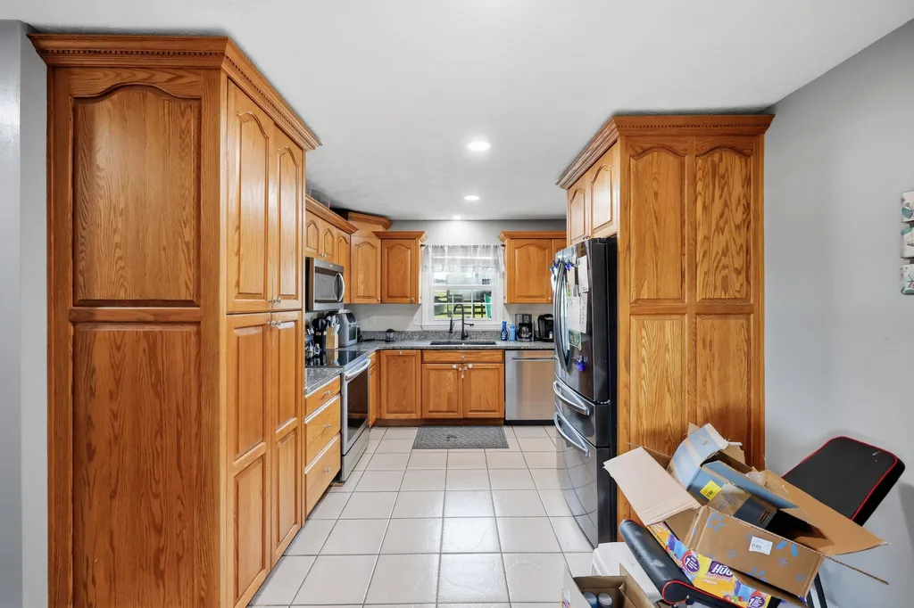 325 Goodlett Road Salvisa KY 40372