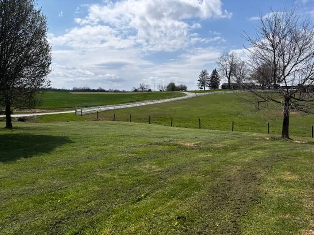 325 Goodlett Road Salvisa KY 40372