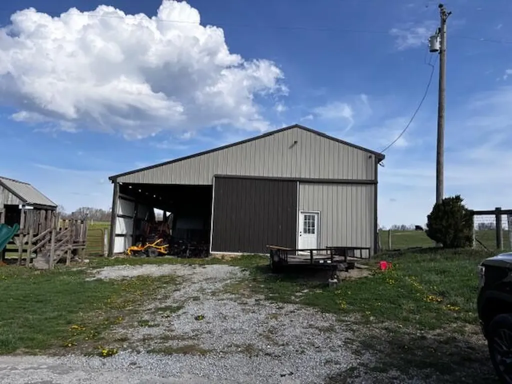 325 Goodlett Road Salvisa KY 40372