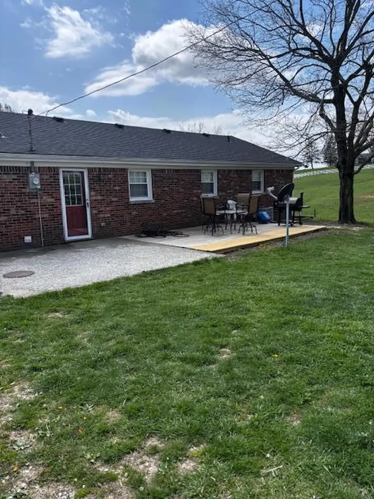 325 Goodlett Road Salvisa KY 40372