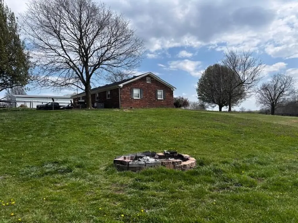325 Goodlett Road Salvisa KY 40372