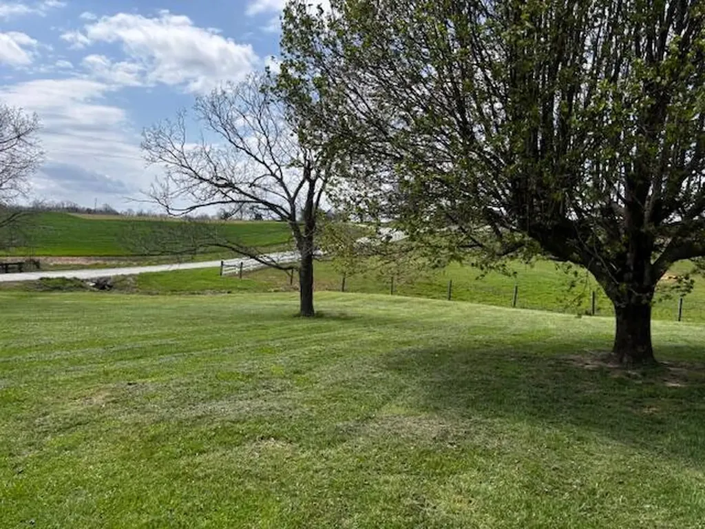 325 Goodlett Road Salvisa KY 40372