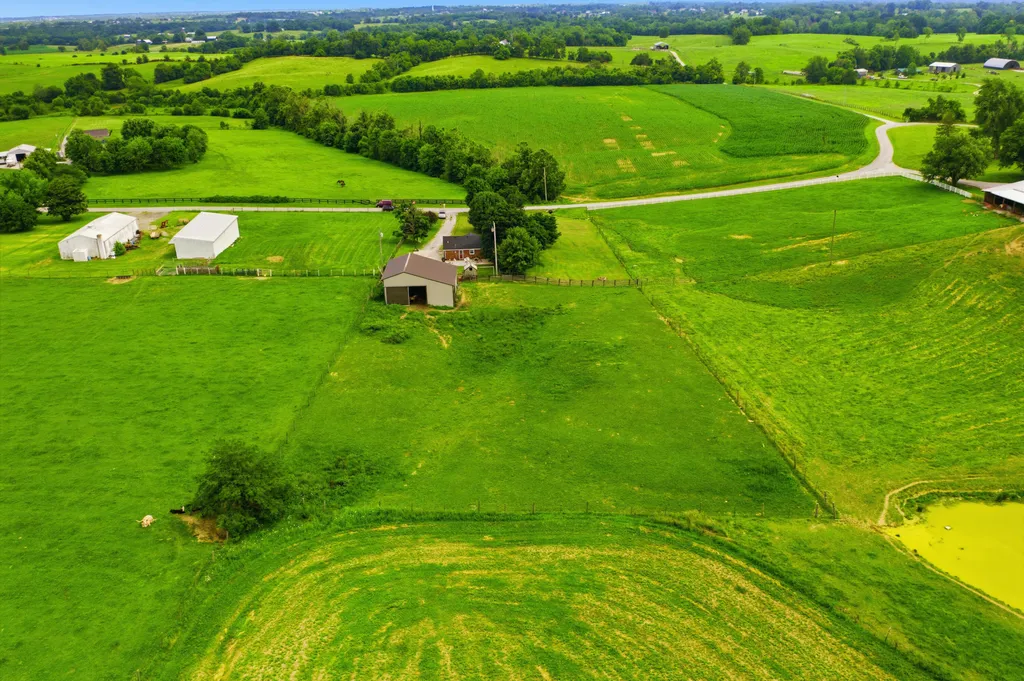 325 Goodlett Road Salvisa KY 40372