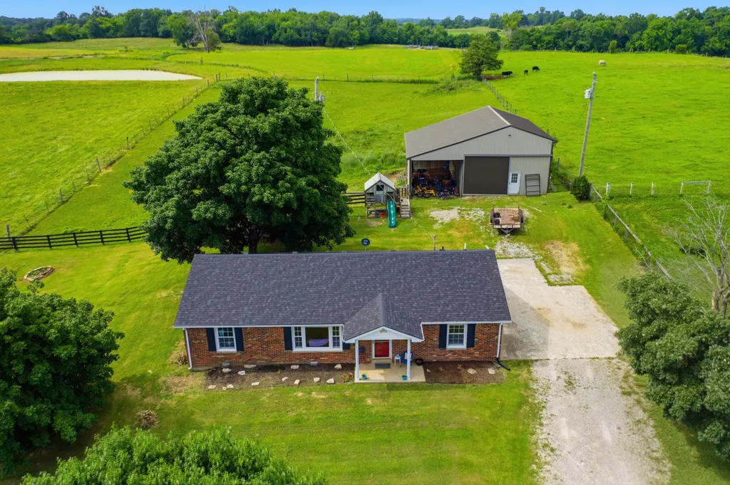 325 Goodlett Road Salvisa KY 40372