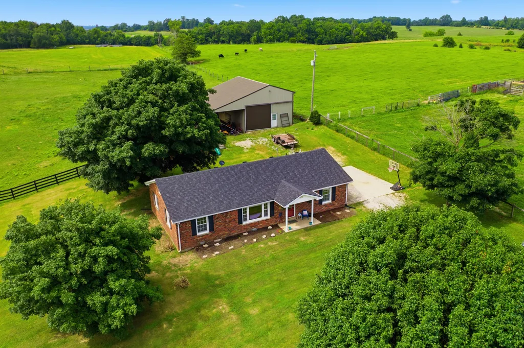 325 Goodlett Road Salvisa KY 40372