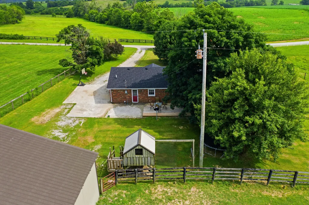 325 Goodlett Road Salvisa KY 40372
