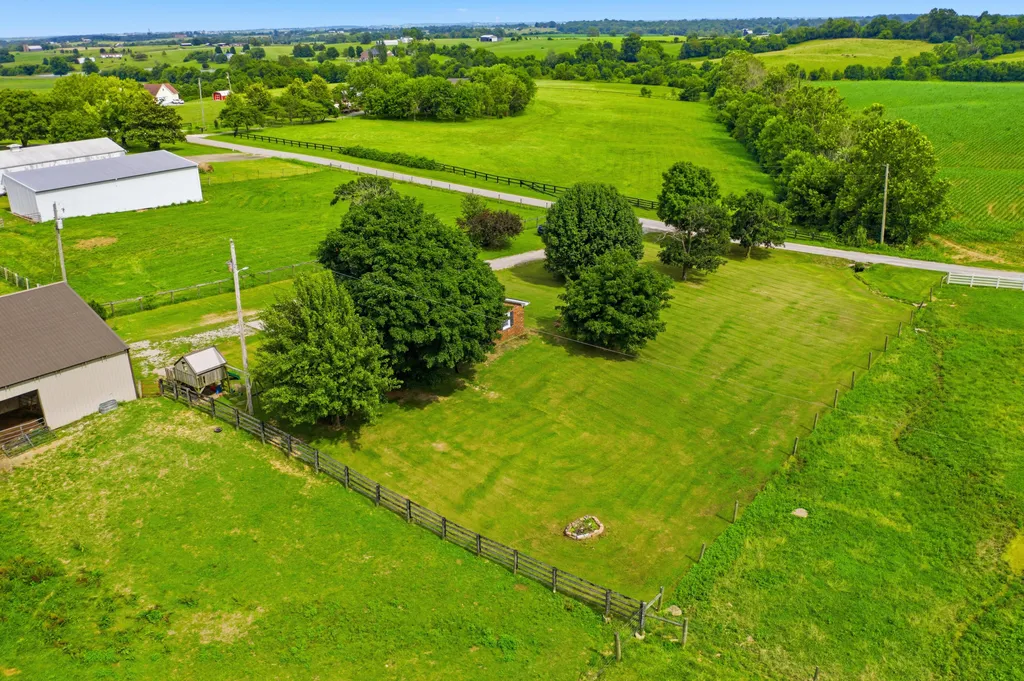 325 Goodlett Road Salvisa KY 40372